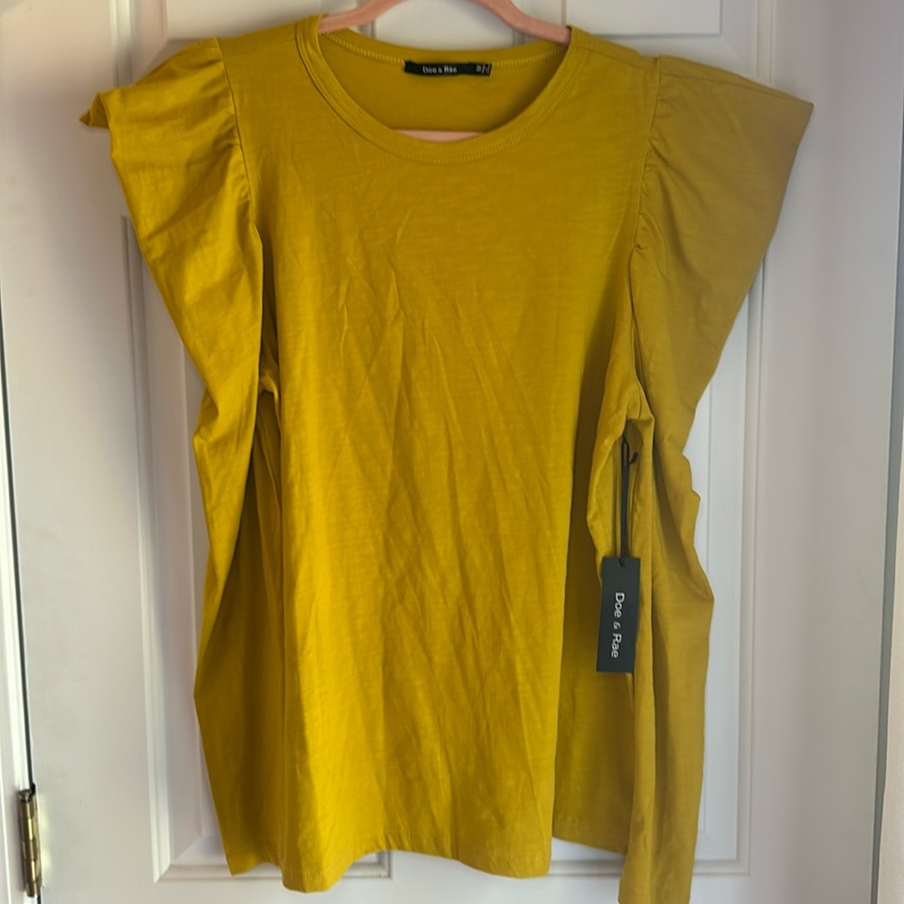 Doe and Rae ling sleeve mustard shirt with puff sleeves Size M New
